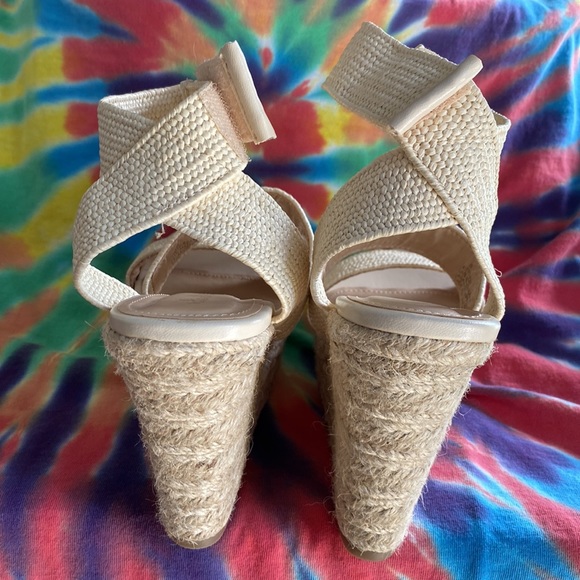 NWOT ALTAR'D STATE Raffi Wedges - Picture 2 of 4